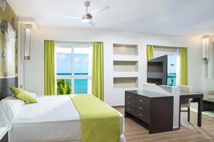 Jr. Suite with frontal sea view at the Hotel Riu Reggae